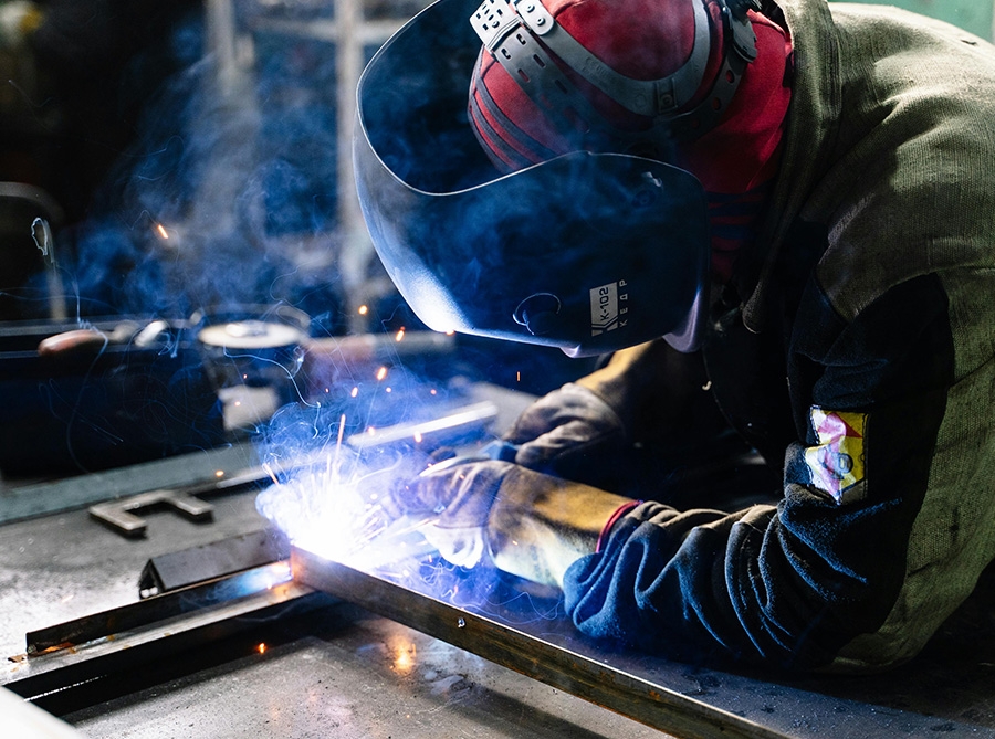 Drut gięty na miarę ? jak projektuje się elementy do sklepów i magazynów